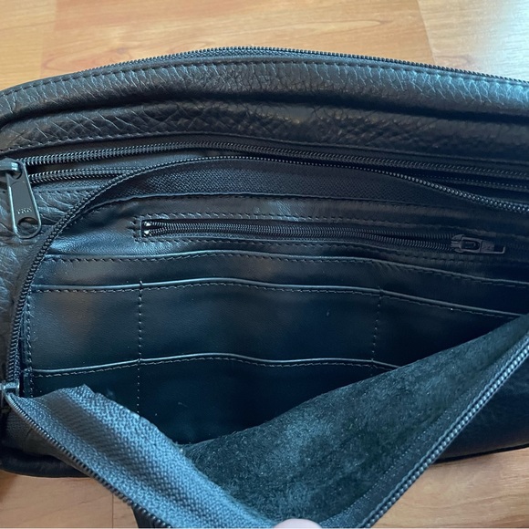 Daymakers Anti-Theft Leather Waist Bag - Picture 4 of 4